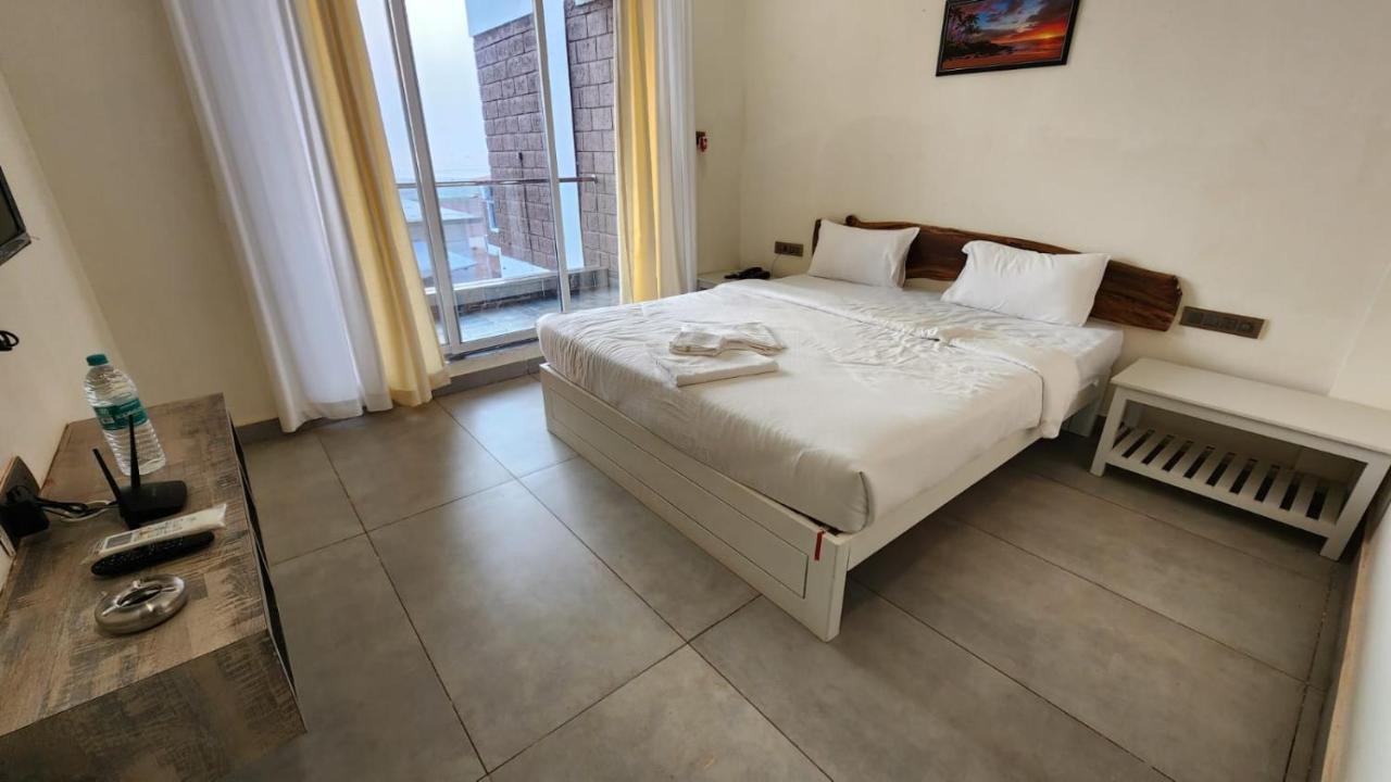 Harnai Coastal Bay Beach Resort מראה חיצוני תמונה