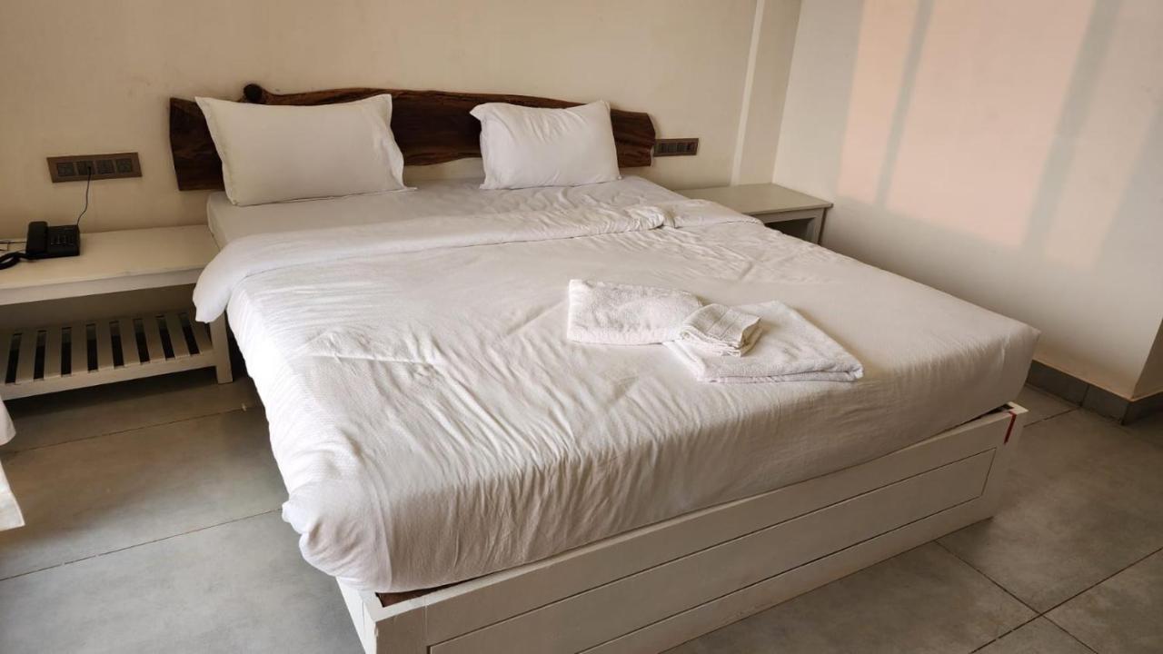 Harnai Coastal Bay Beach Resort מראה חיצוני תמונה