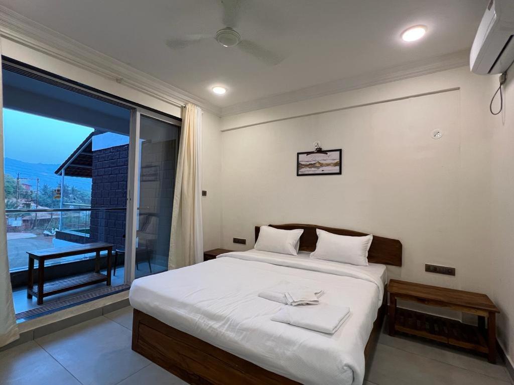 Harnai Coastal Bay Beach Resort מראה חיצוני תמונה
