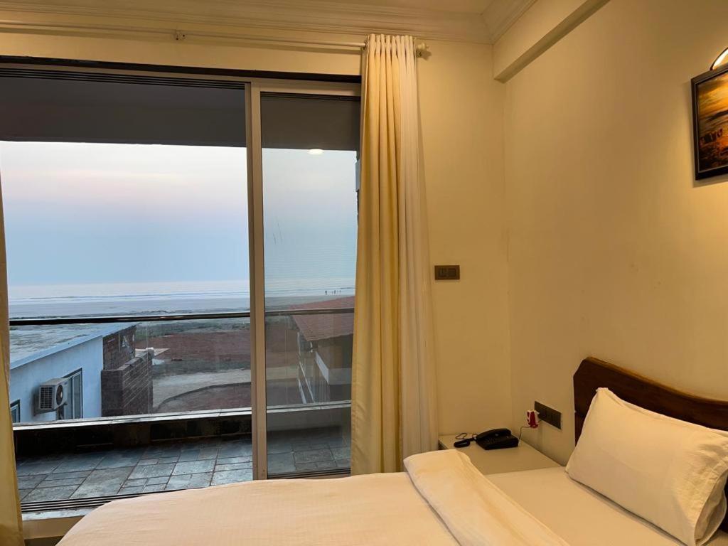 Harnai Coastal Bay Beach Resort מראה חיצוני תמונה