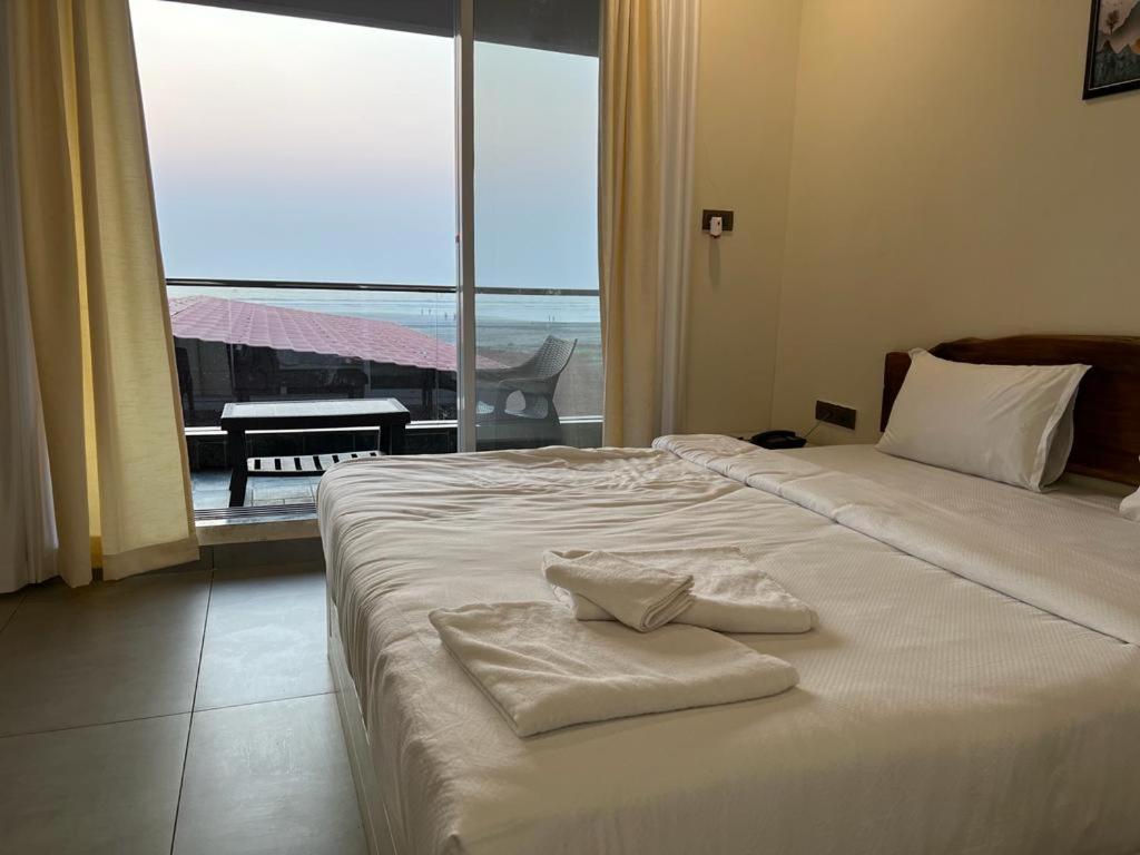 Harnai Coastal Bay Beach Resort מראה חיצוני תמונה