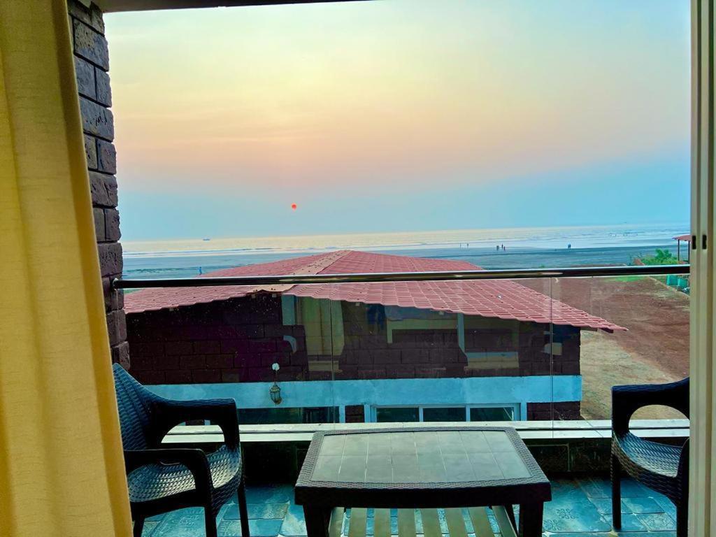 Harnai Coastal Bay Beach Resort מראה חיצוני תמונה