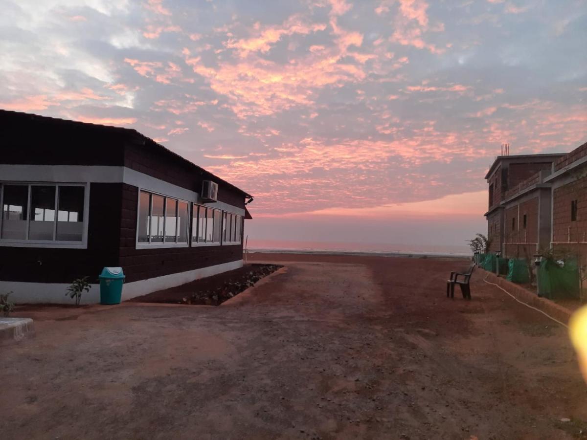 Harnai Coastal Bay Beach Resort מראה חיצוני תמונה